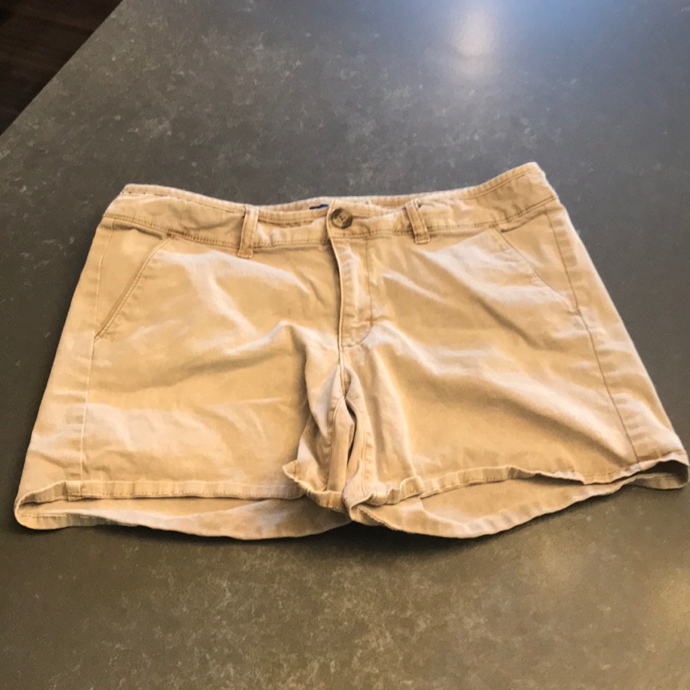 Khaki American Eagle shorts